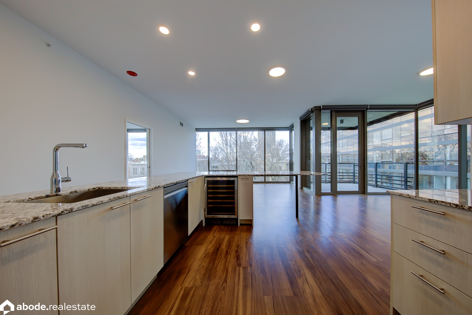 Optima Lakeview photo 98