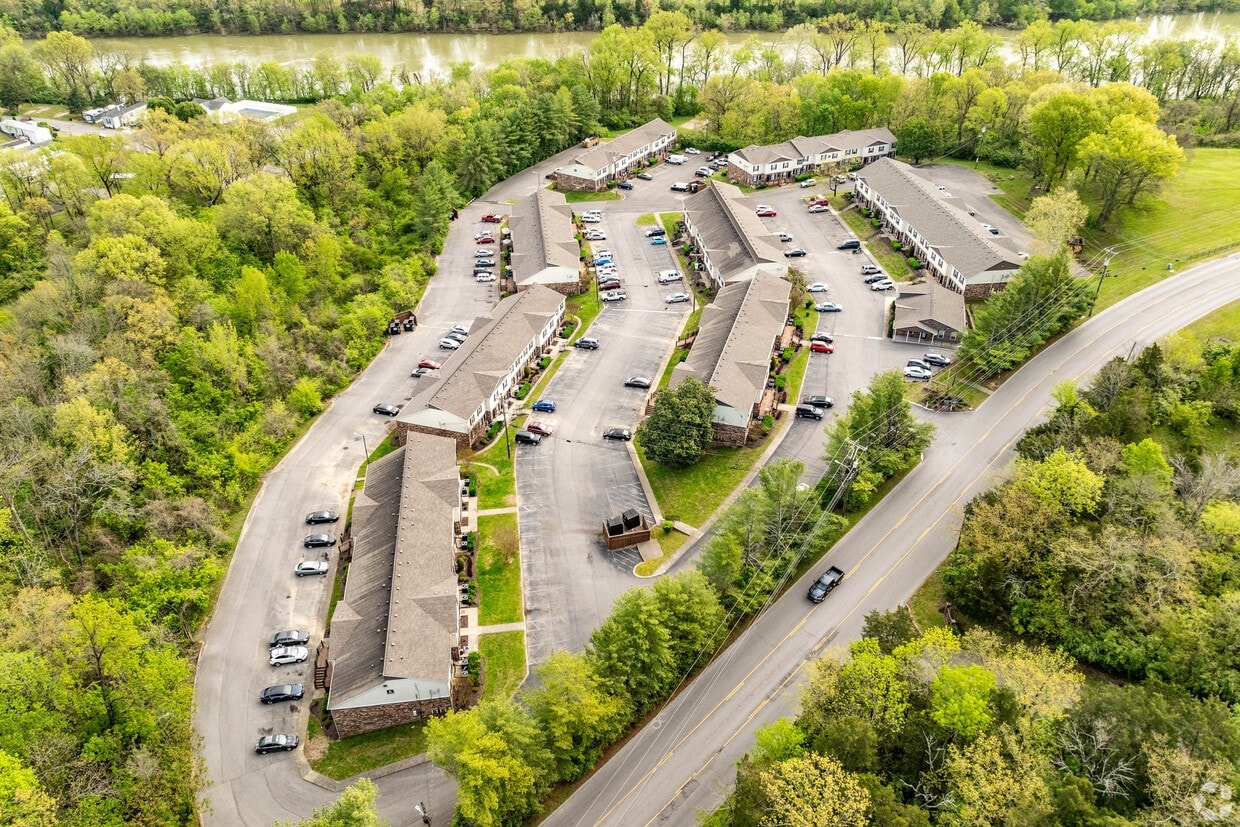 River Retreat Apartments photo 16
