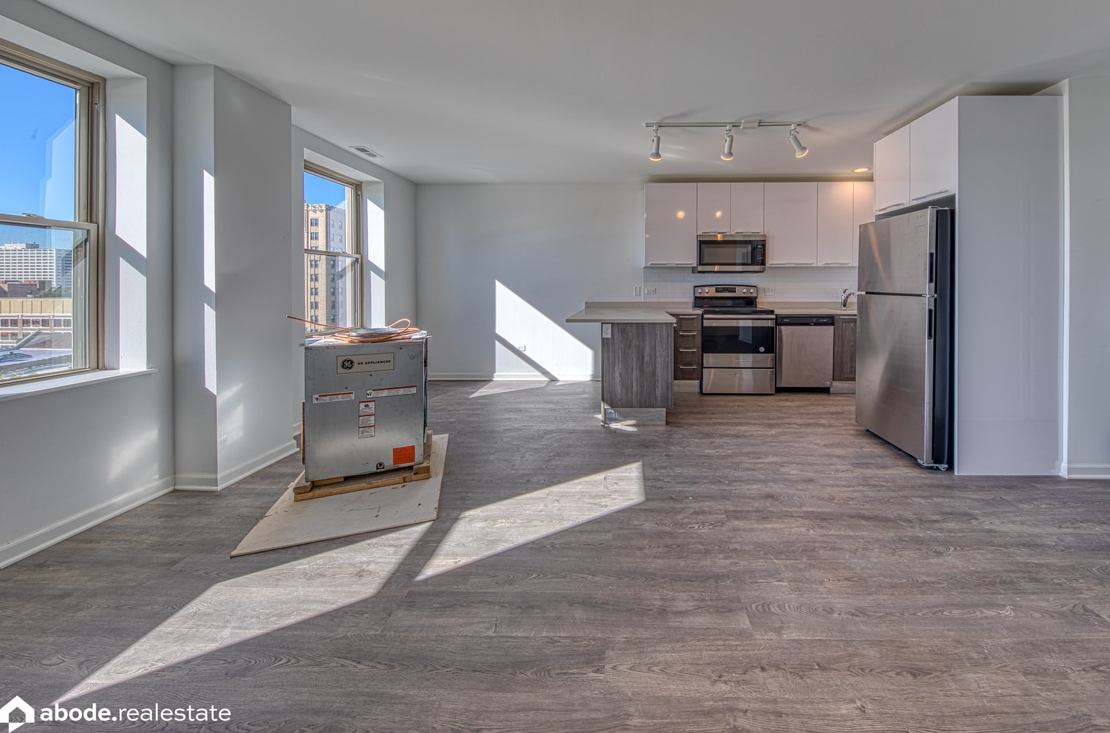 940 Winona photo 9