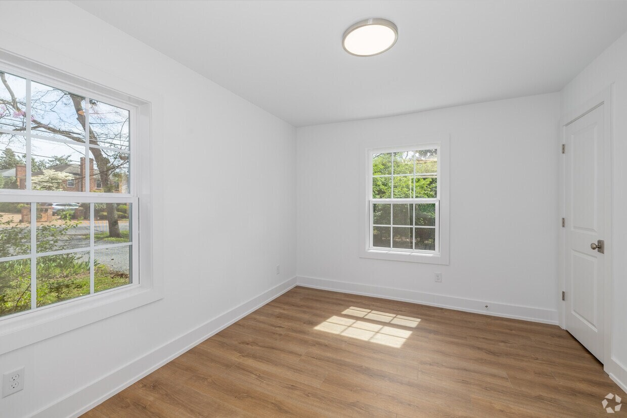 Nook Green Hills photo 16