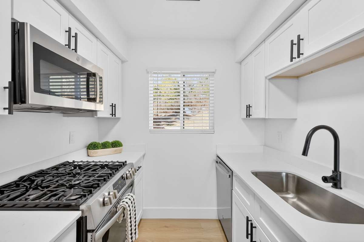 100 Brentwood Oaks Dr, Nashville, TN 37211 — kitchen view