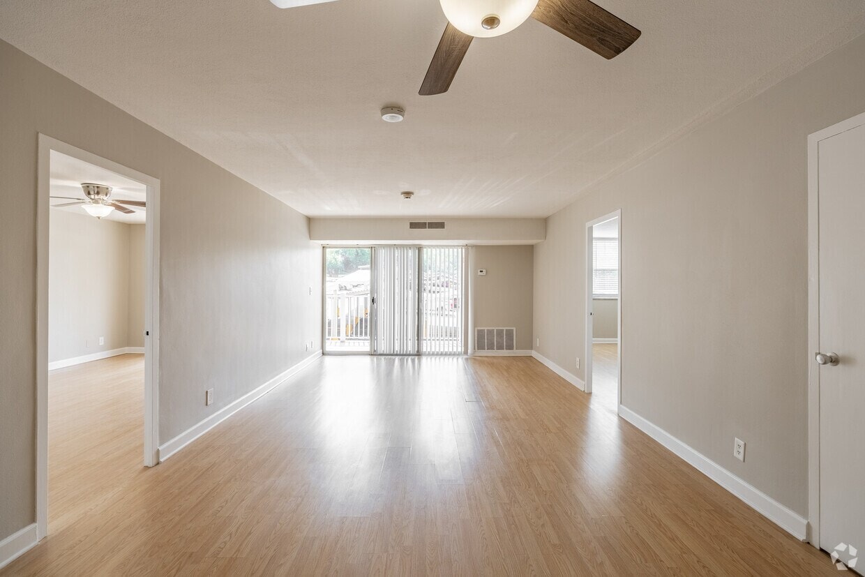 Continental Condos photo 18