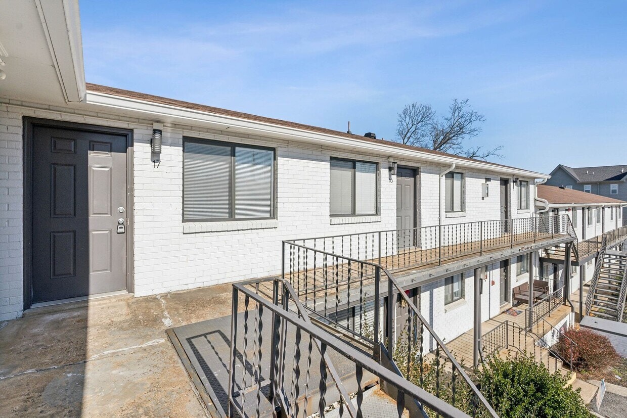 Robertson Avenue Flats photo 29