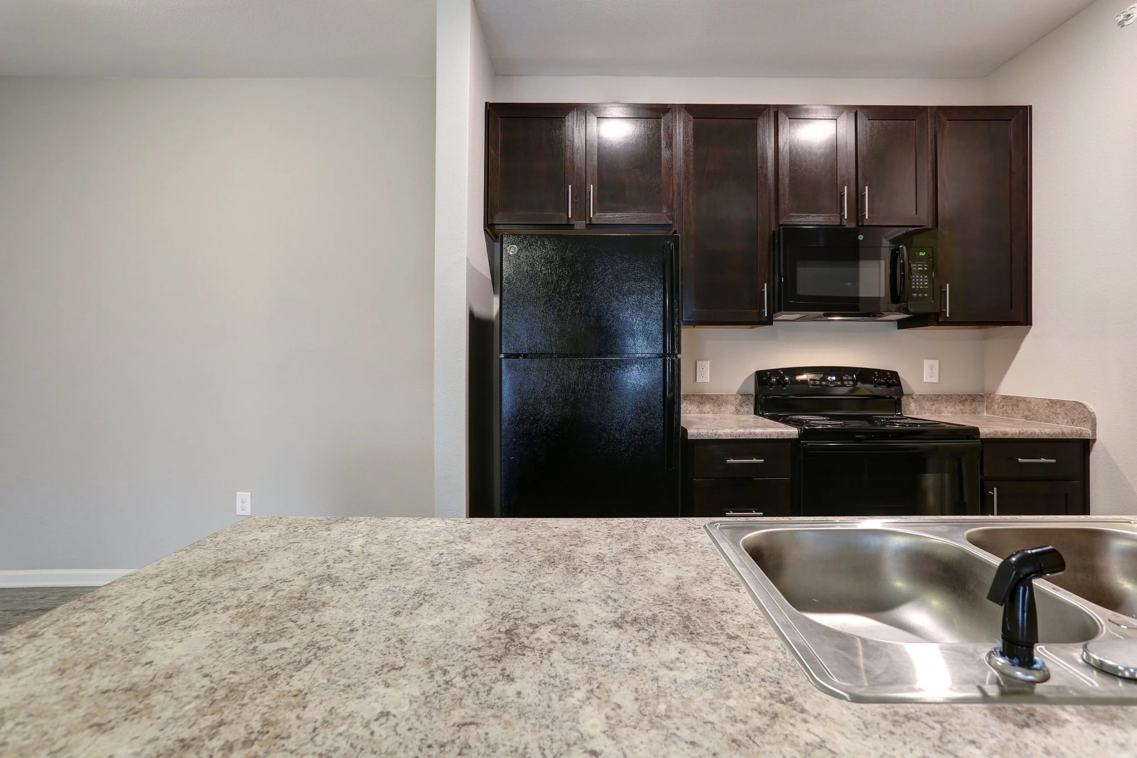 5515 Scruggs Ln, Nashville, TN 37207 — kitchen view