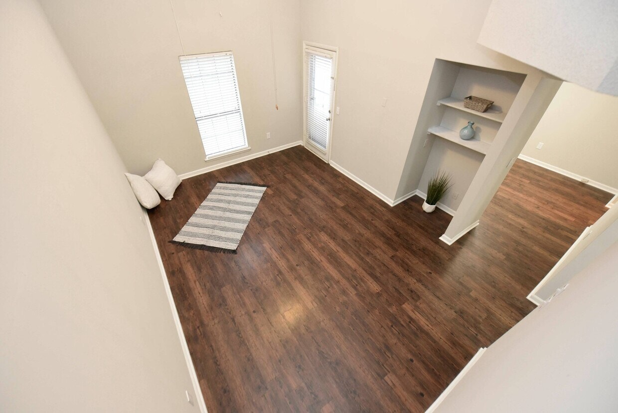 Marina Pointe photo 18