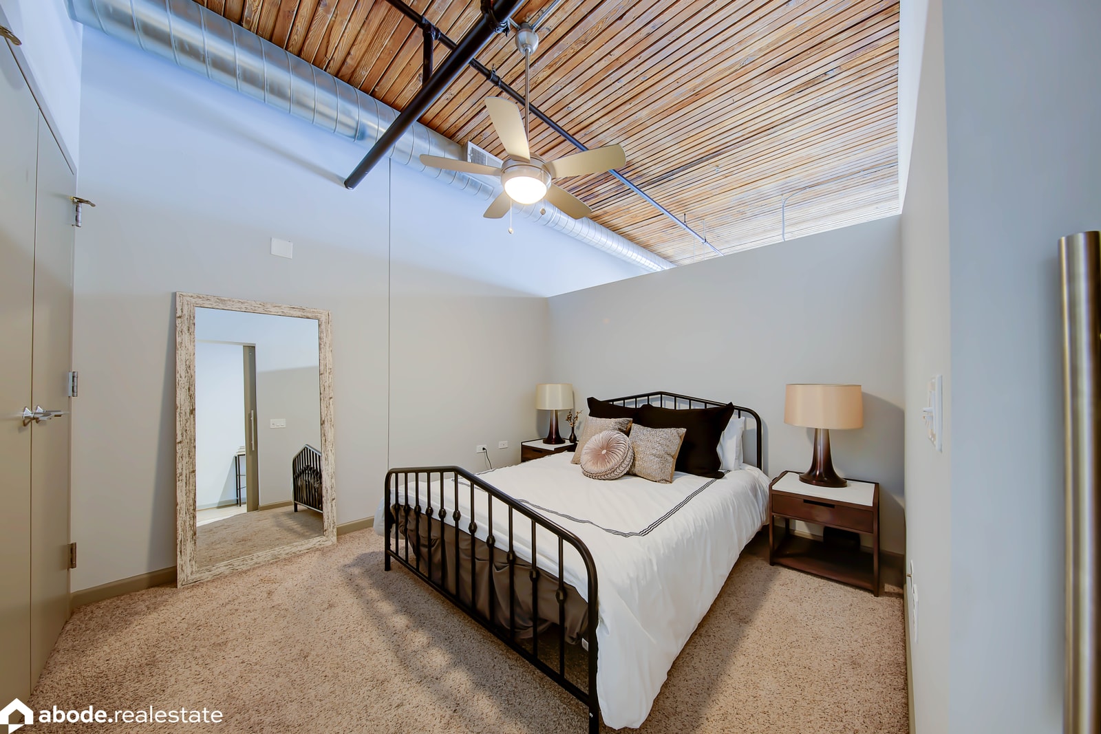 Lofts at River East photo 17