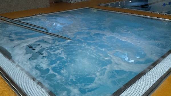 Aston photo 31