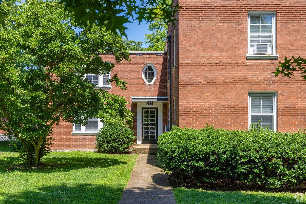 Woodmont Terrace photo 2
