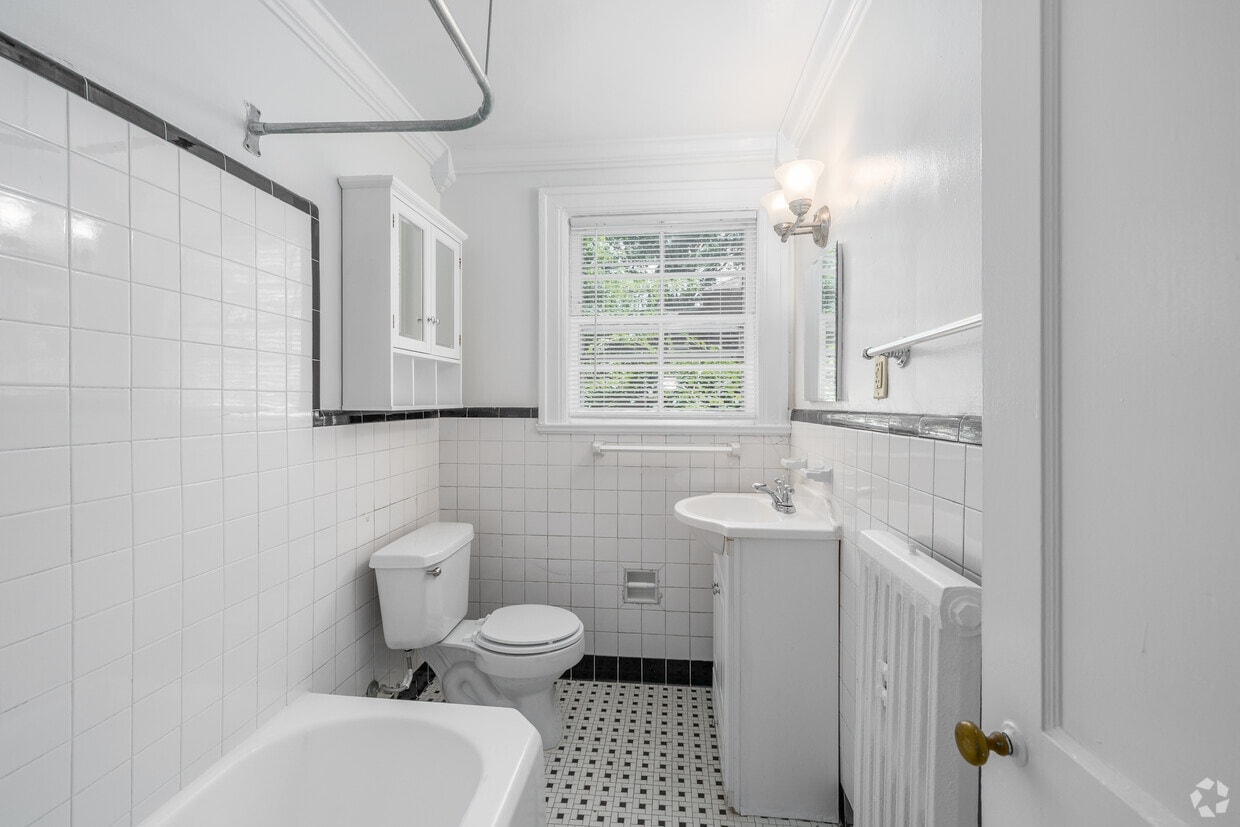 Woodmont Terrace photo 10