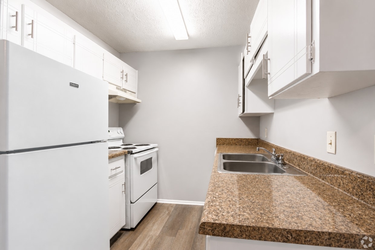 River Retreat Apartments photo 3