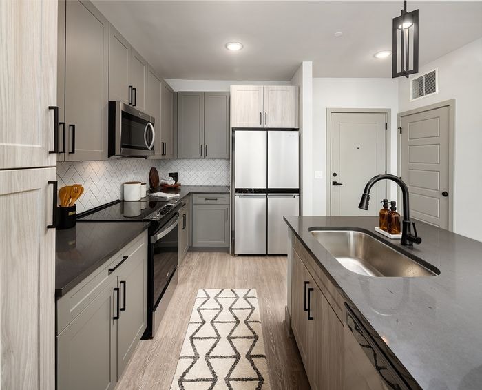 640 21st Ave N, Nashville, TN 37203 — kitchen view