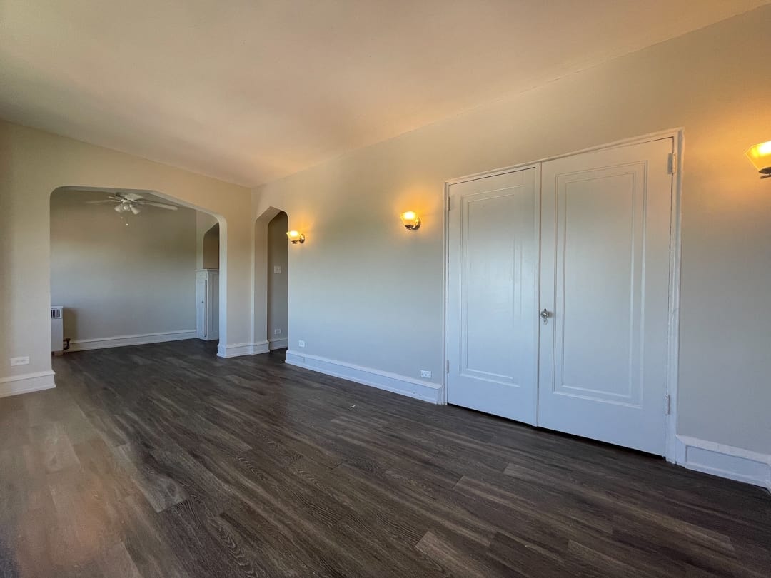 1033 W Loyola photo 3