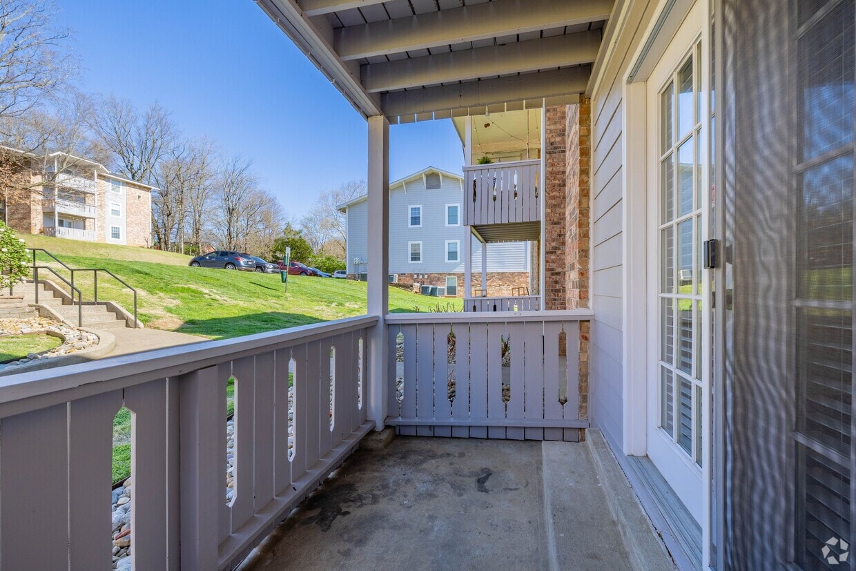 Royal Oaks Apartments photo 27