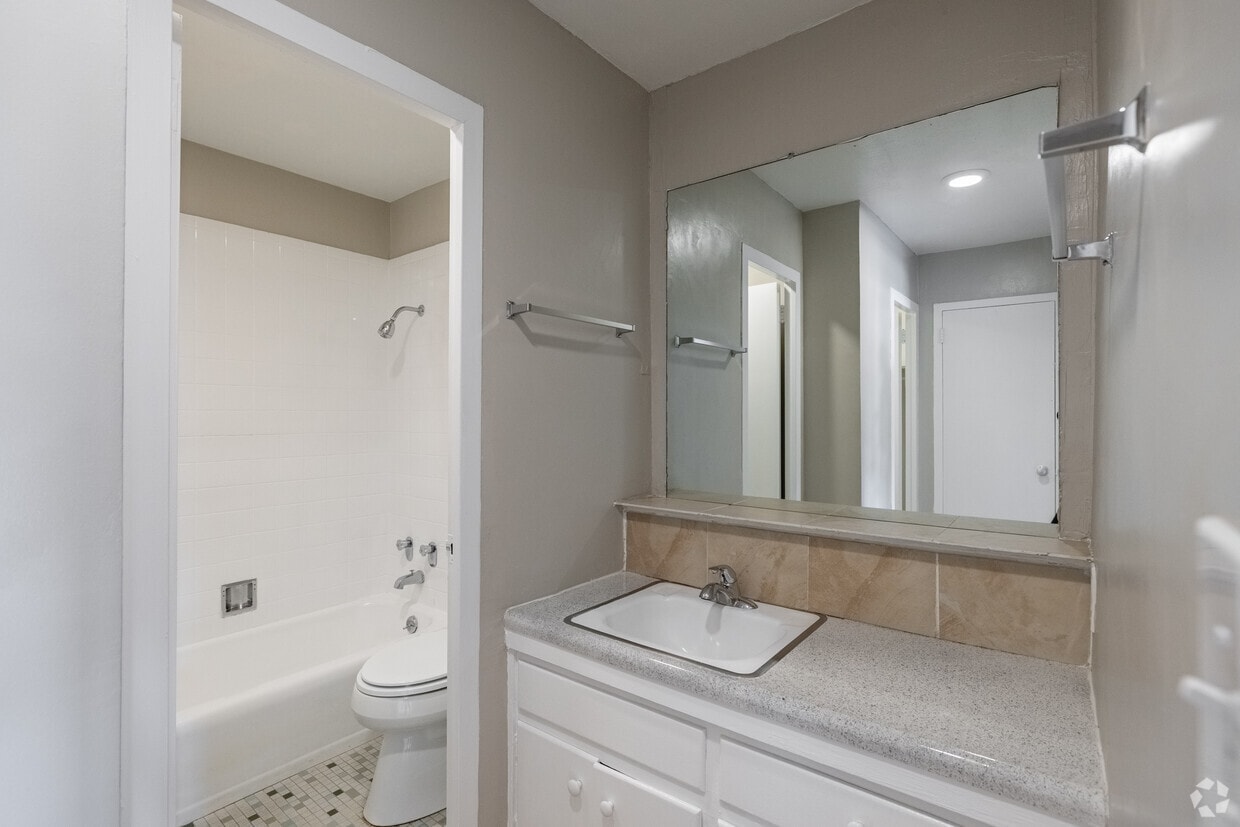 Continental Condos photo 14