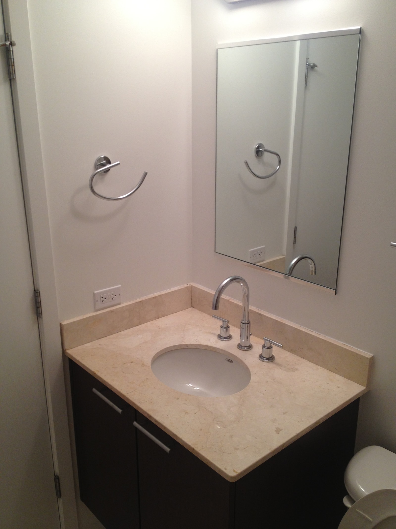 24 S Morgan Apartments photo 12