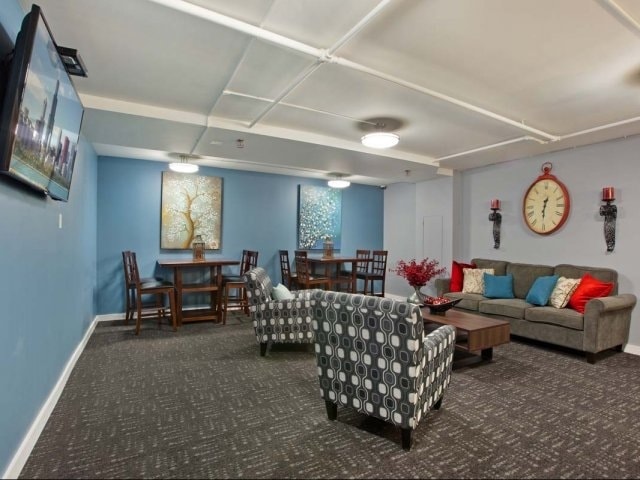 Oak Park City Apartments photo 11