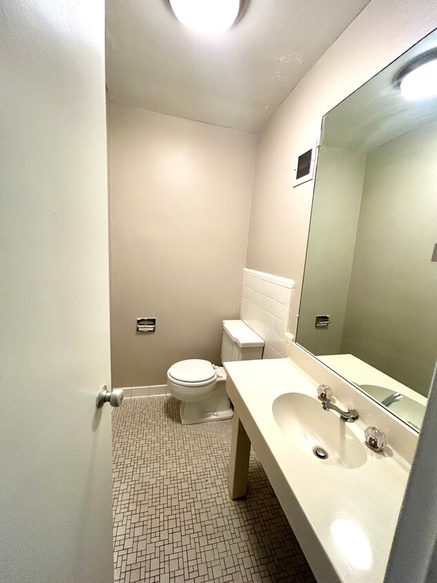 Continental Condos photo 42
