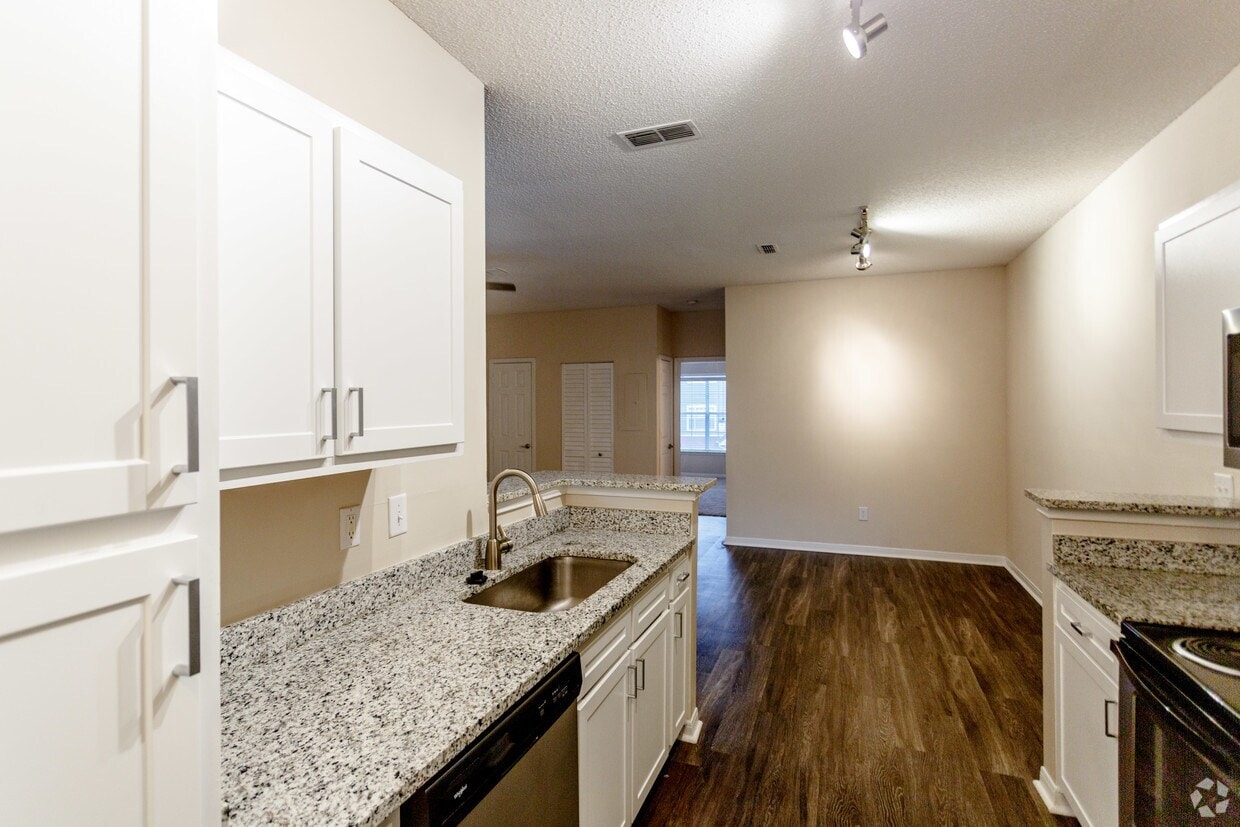 The Estates at Brentwood photo 33
