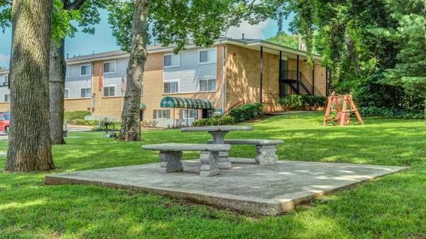 1005 Hickory Hill Ln, Hermitage, TN 37076 — exterior view