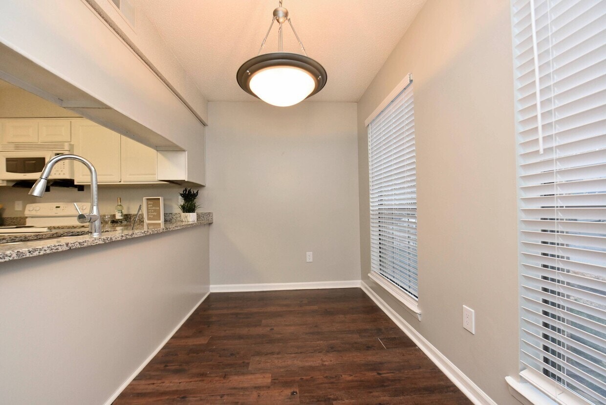 Marina Pointe photo 4