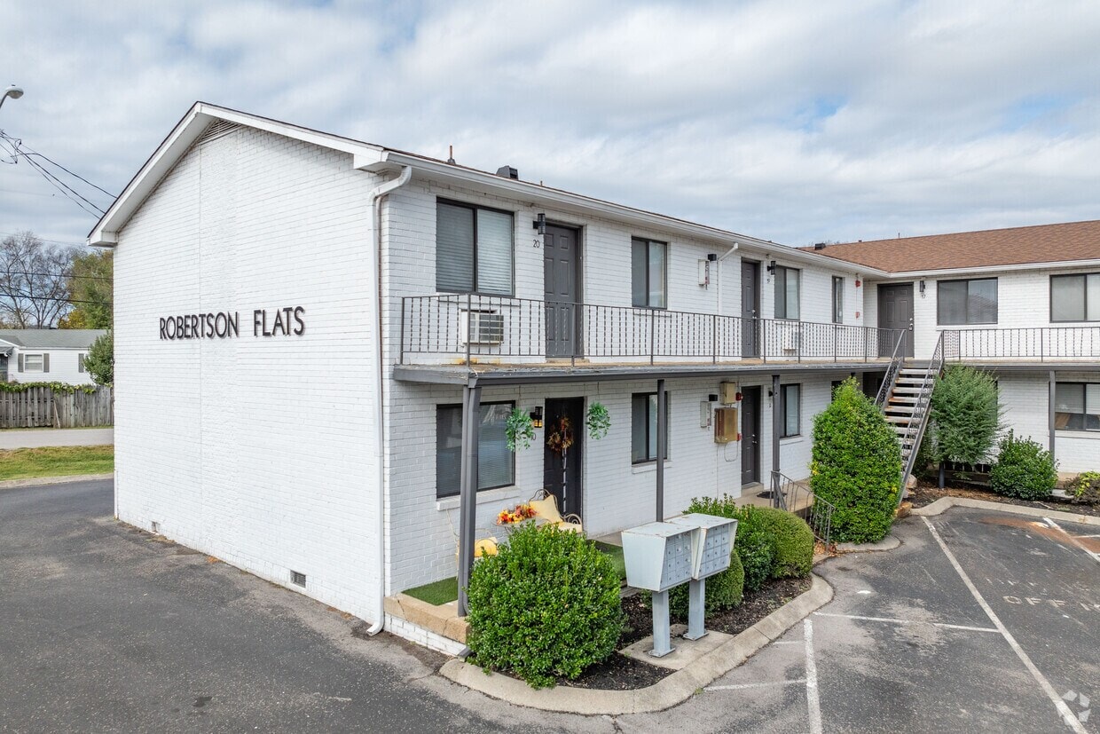 Robertson Avenue Flats photo 17