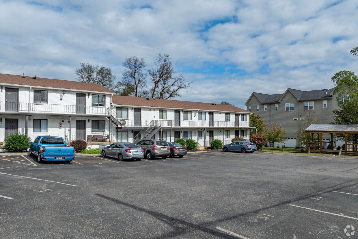 Robertson Avenue Flats photo 21