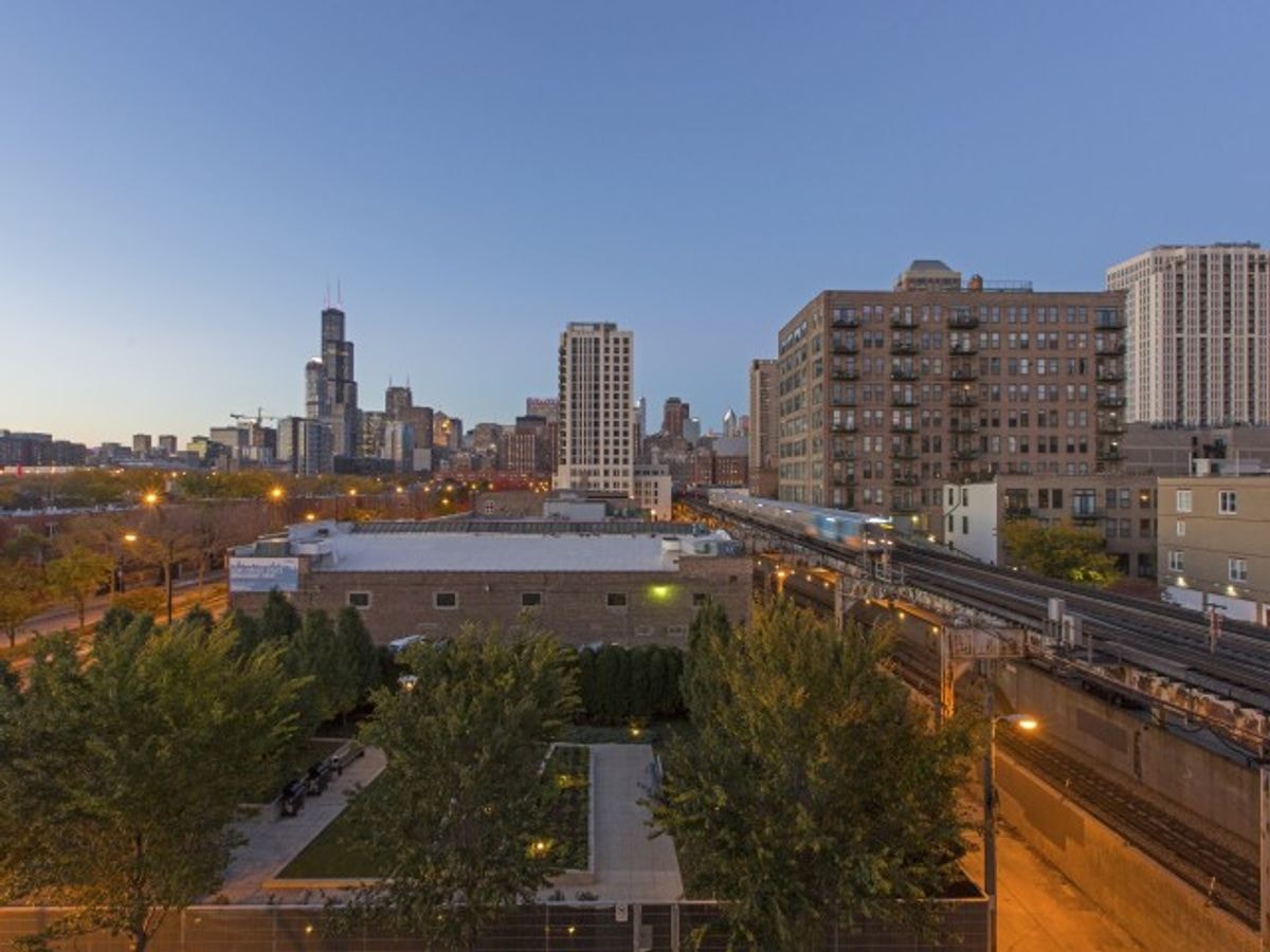 1401 S State photo 22