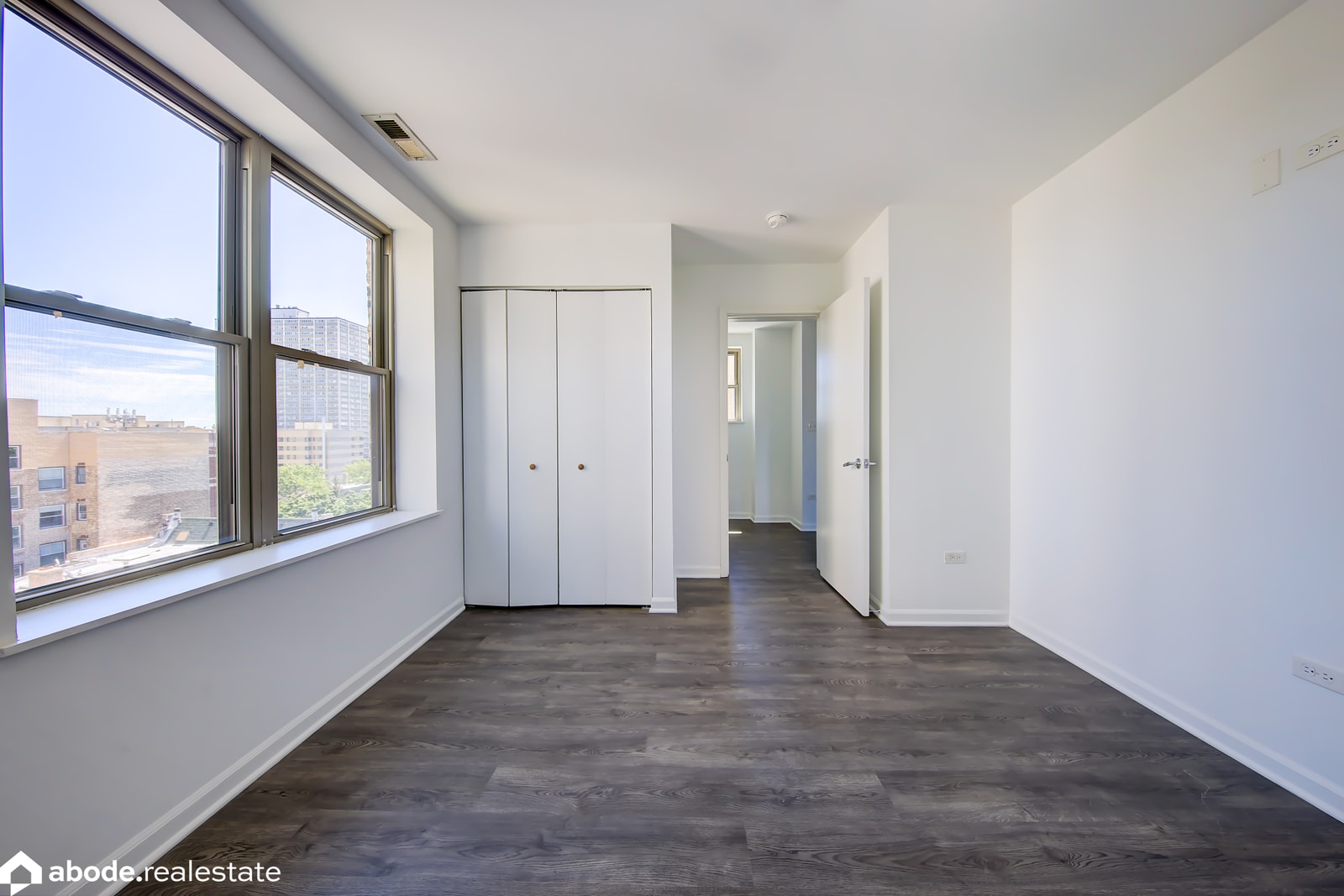 940 Winona photo 21