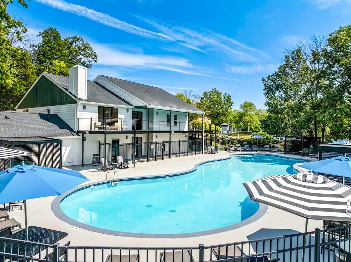 100 Brentwood Oaks Dr, Nashville, TN 37211 — exterior view