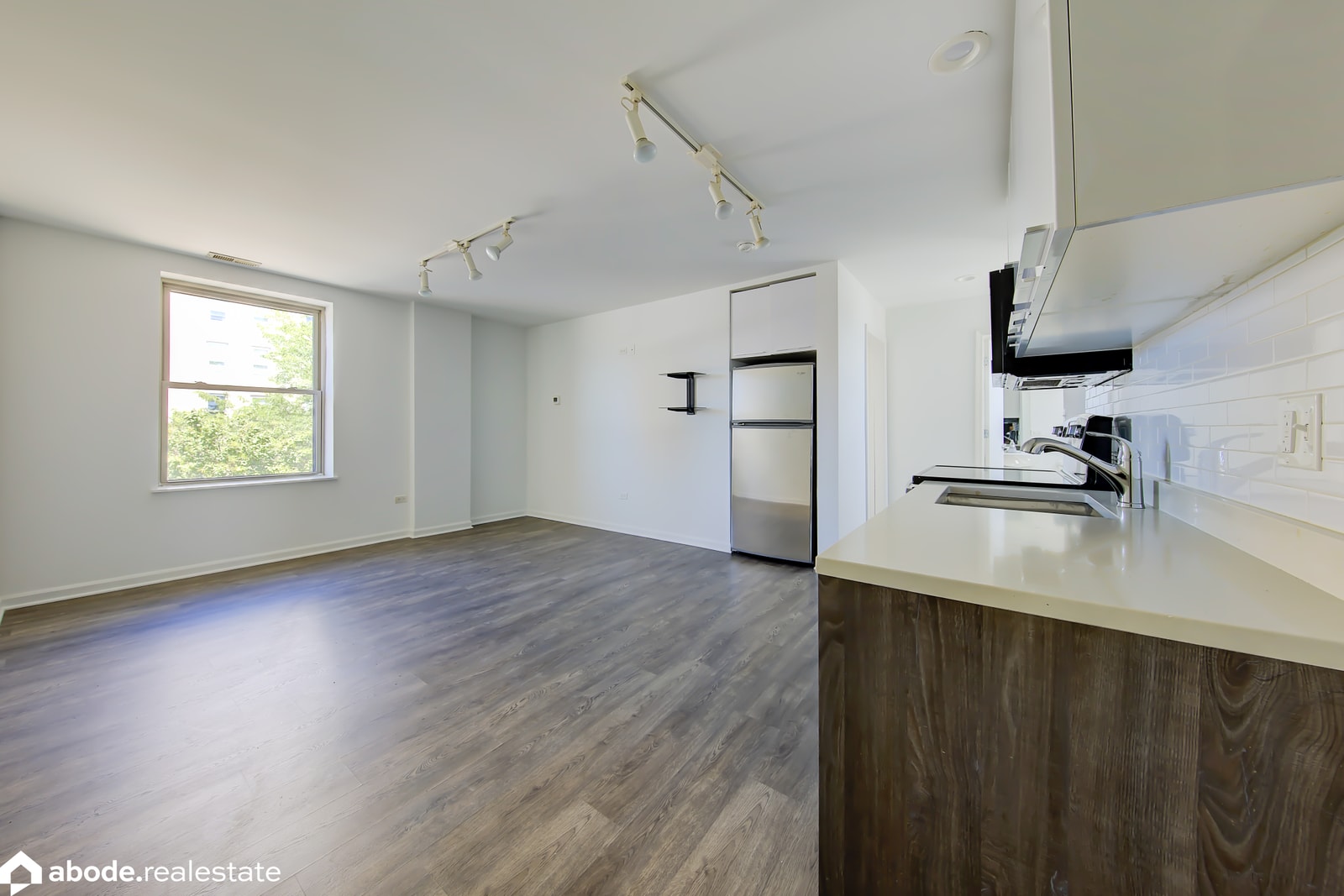 940 Winona photo 12