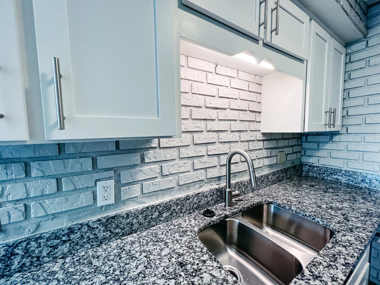 120 Oak Valley Dr, Nashville, TN 37207 — kitchen view
