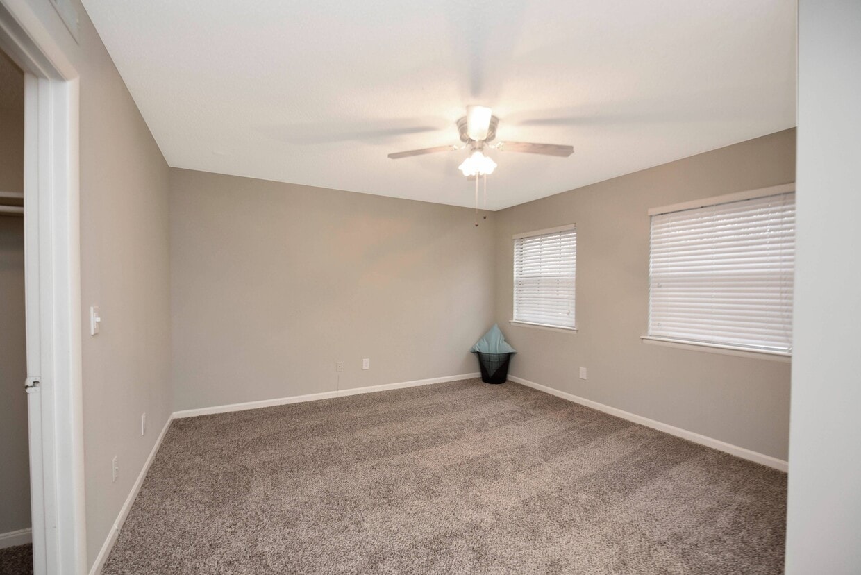 Marina Pointe photo 19