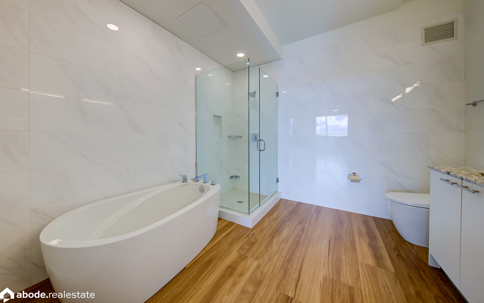 Optima Lakeview photo 30