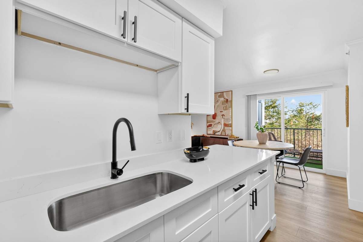 100 Brentwood Oaks Dr, Nashville, TN 37211 — kitchen view