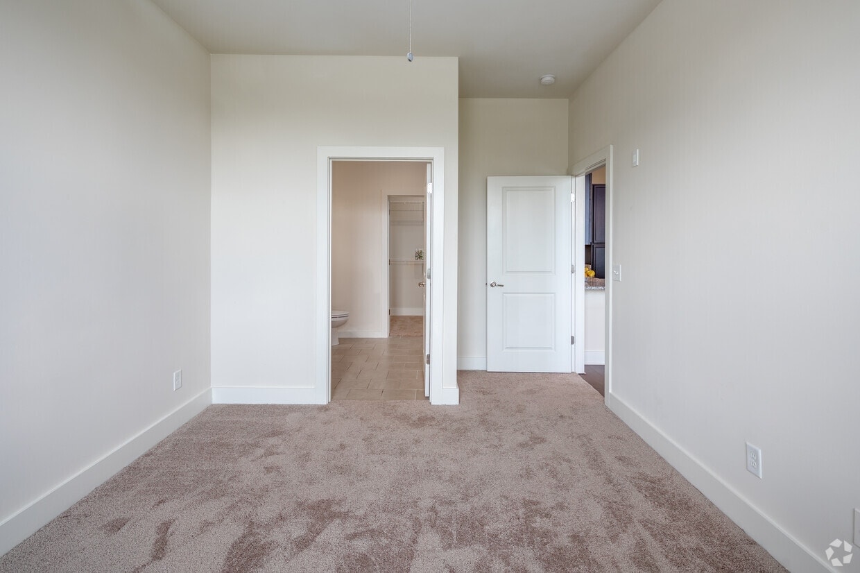 The Luxe at Indian Lake Village photo 30