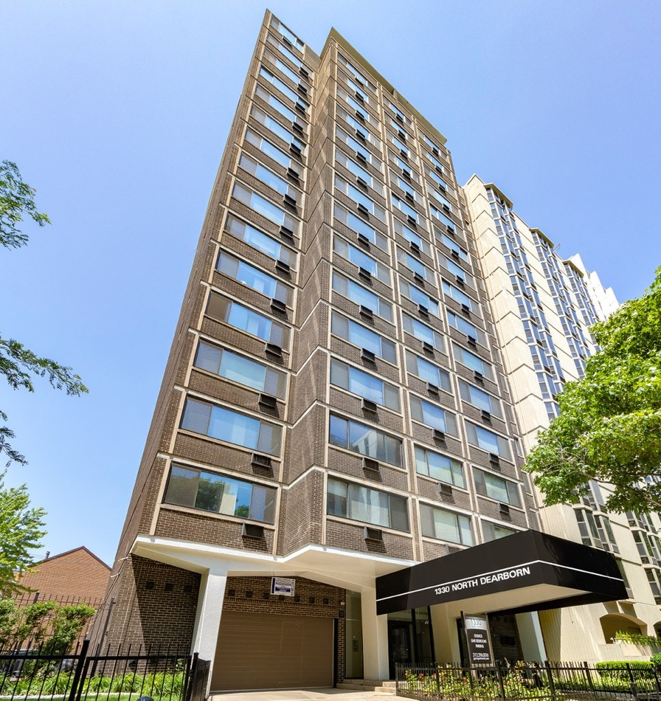 1330 North Dearborn photo 3