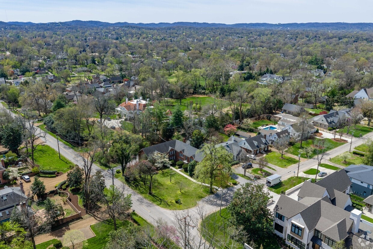 Nook Green Hills photo 32