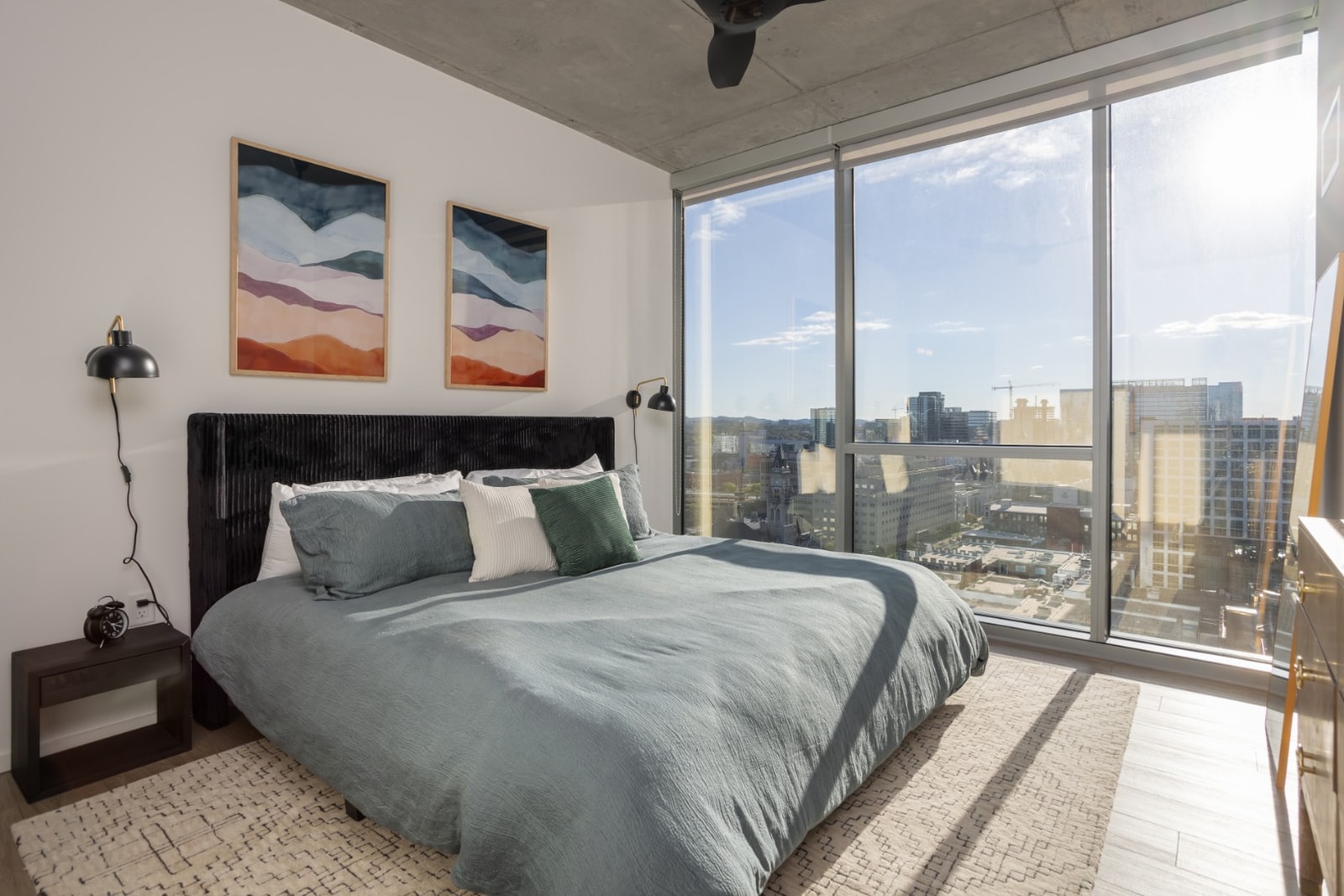 600 Broadway, Nashville, TN 37203 — kitchen view