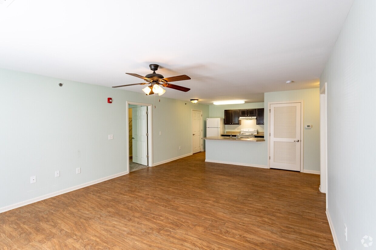 Sumner Gardens Apartments photo 26