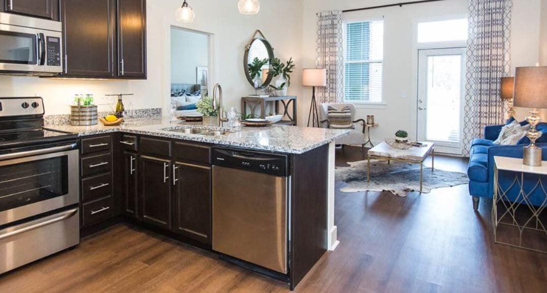 The Luxe at Indian Lake Village photo 3