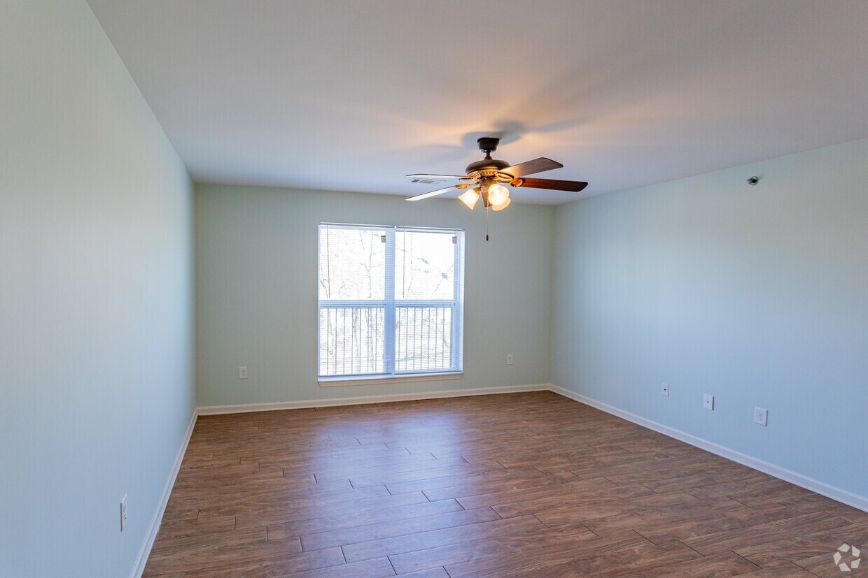 Sumner Gardens Apartments photo 10