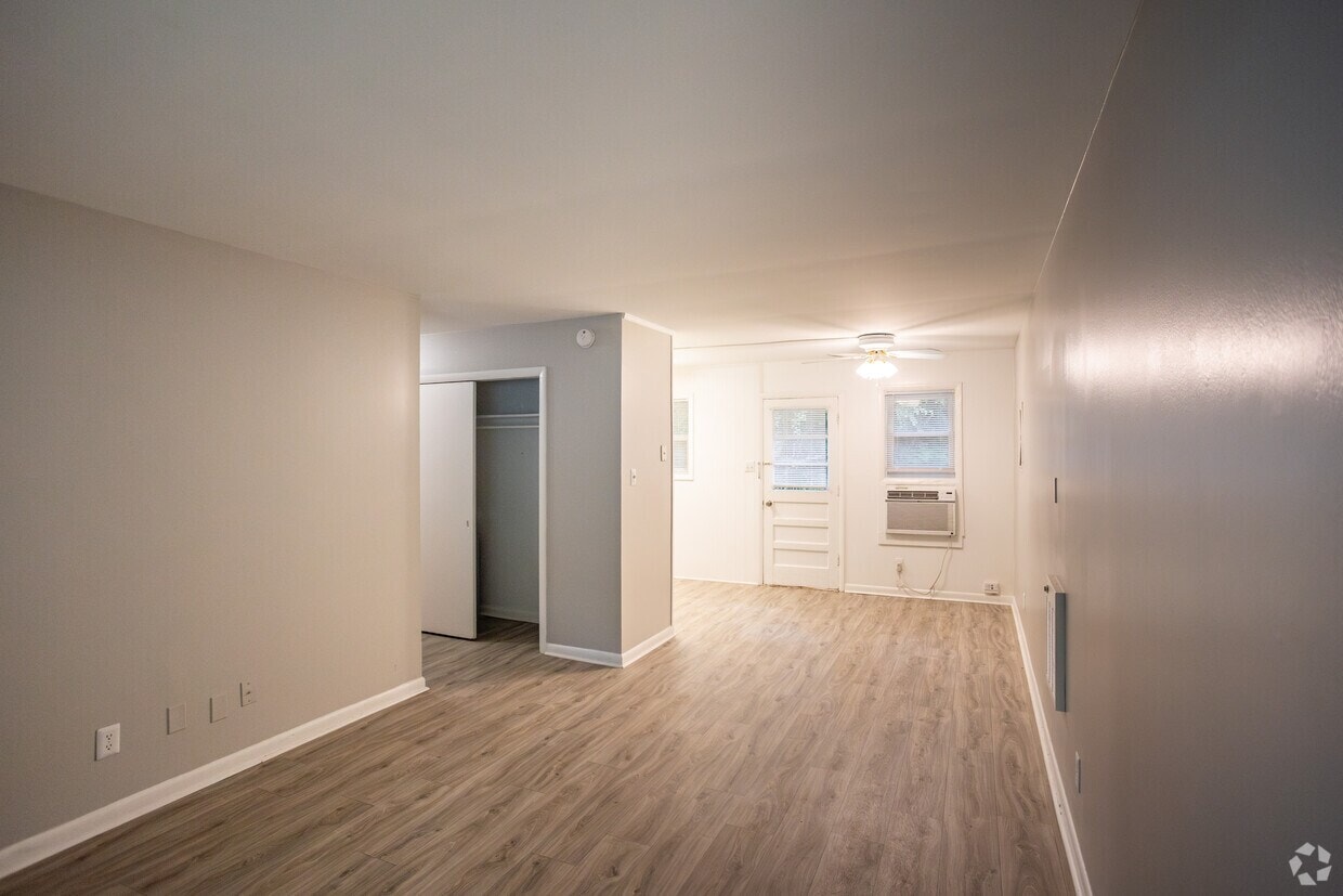 1414 Poplar Ave, Murfreesboro, TN 37129 — kitchen view