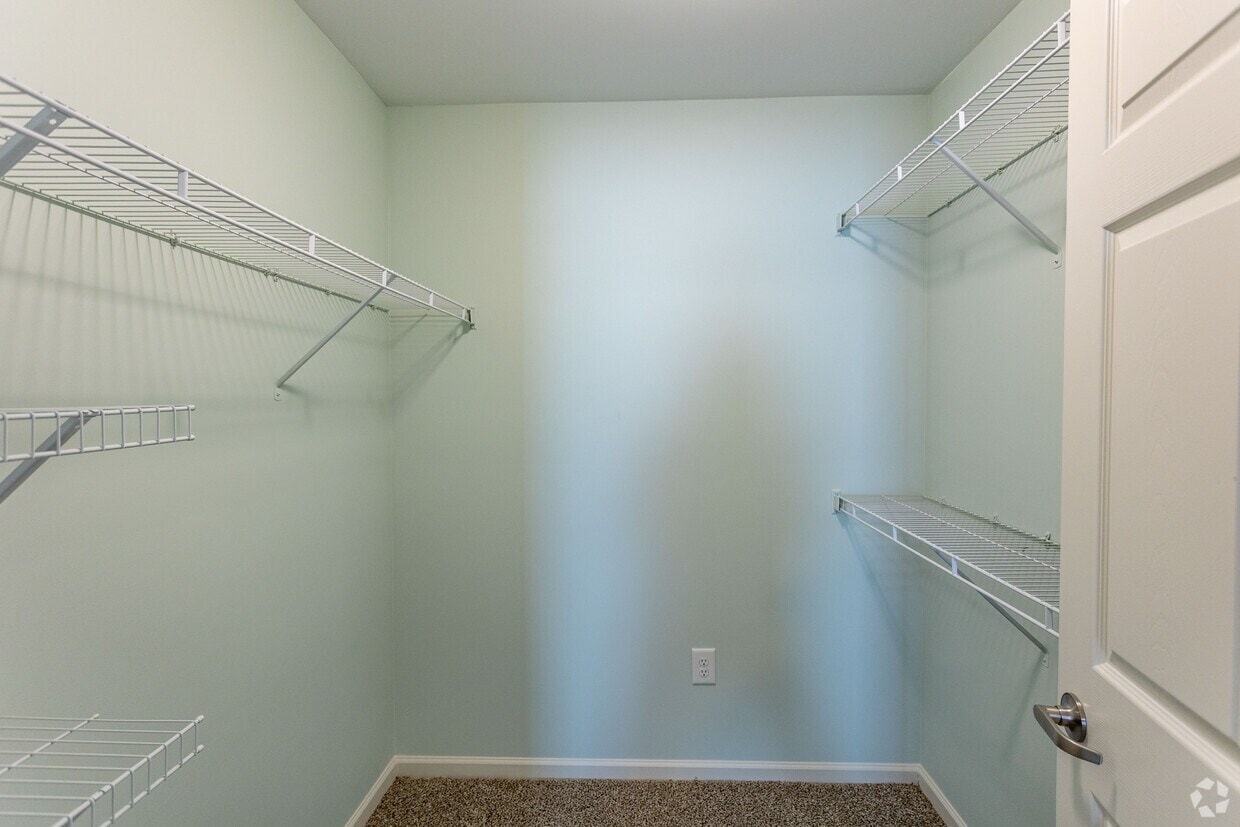 Sumner Gardens Apartments photo 31
