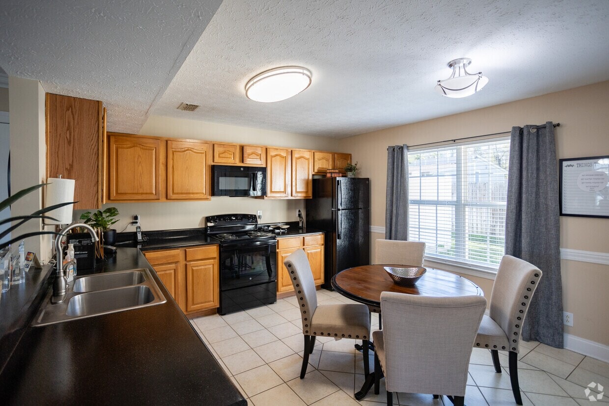 The Summit Townhomes photo 13