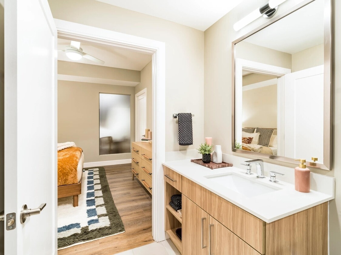Modera McGavock photo 21