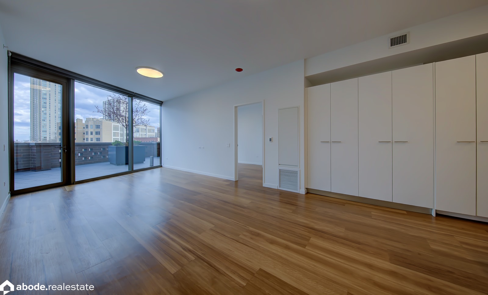 Optima Lakeview photo 49