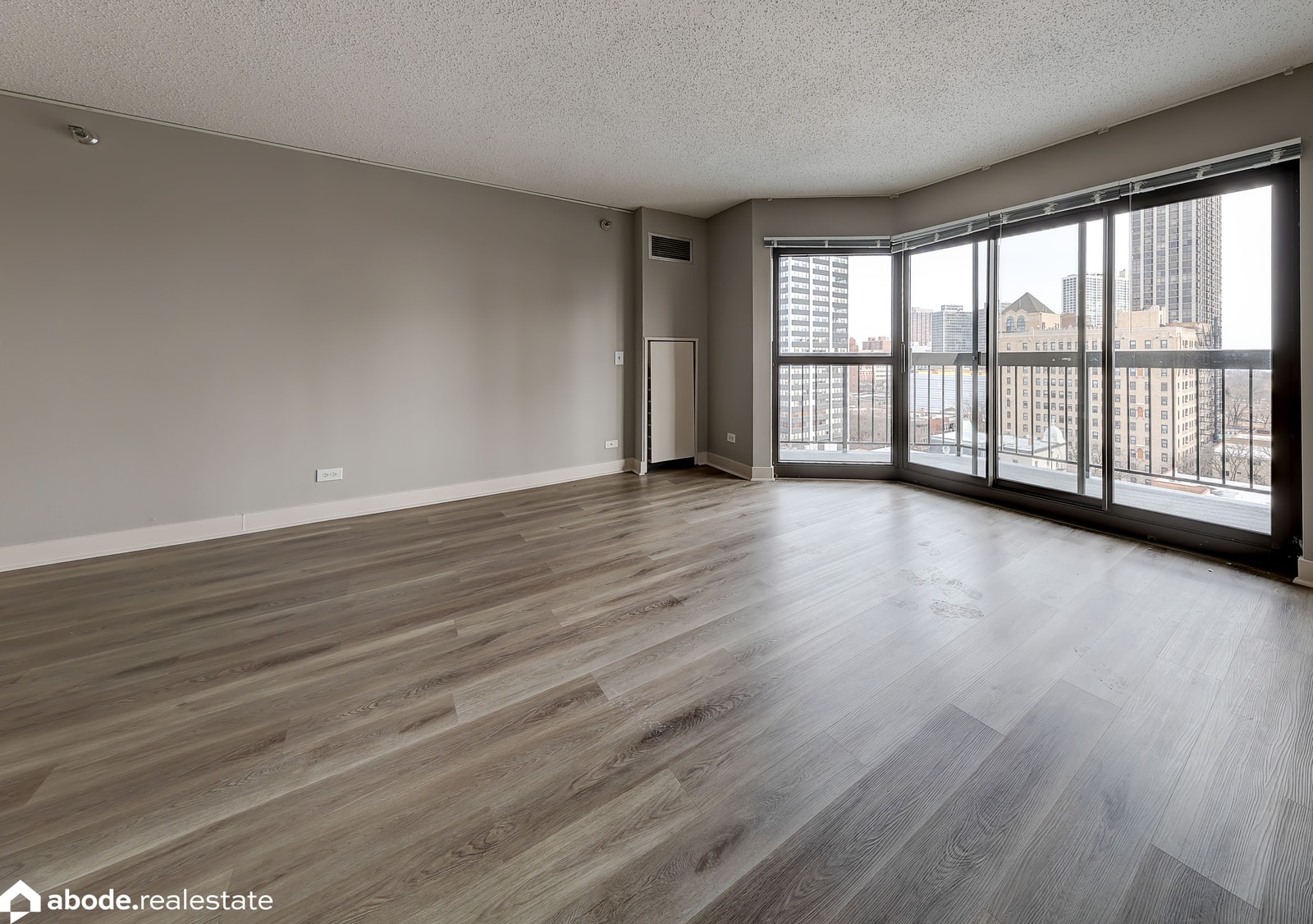 2555 N Clark St photo 36