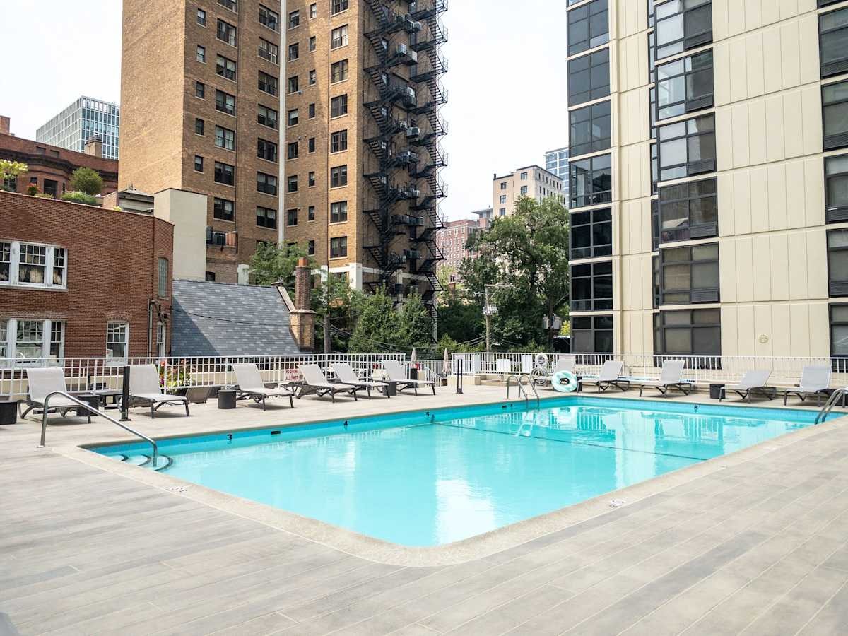 65 East Scott photo 5