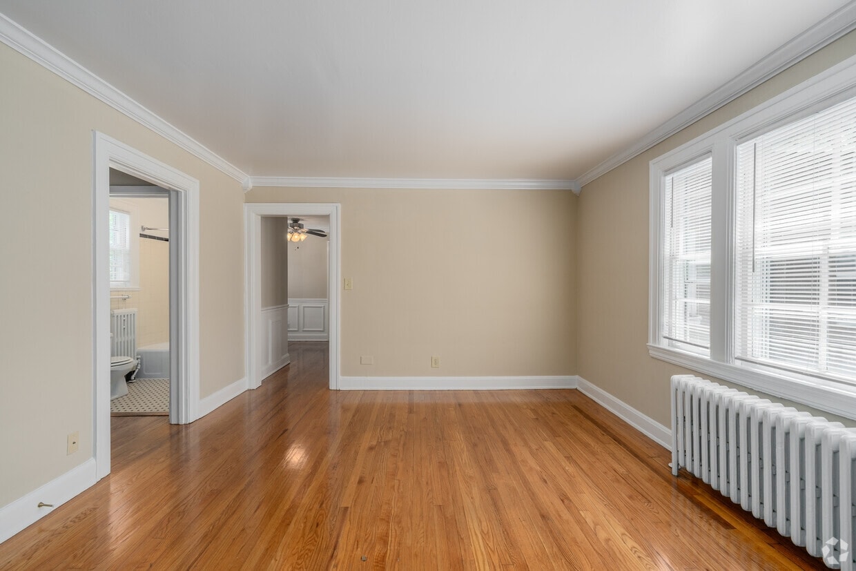 Woodmont Terrace photo 22