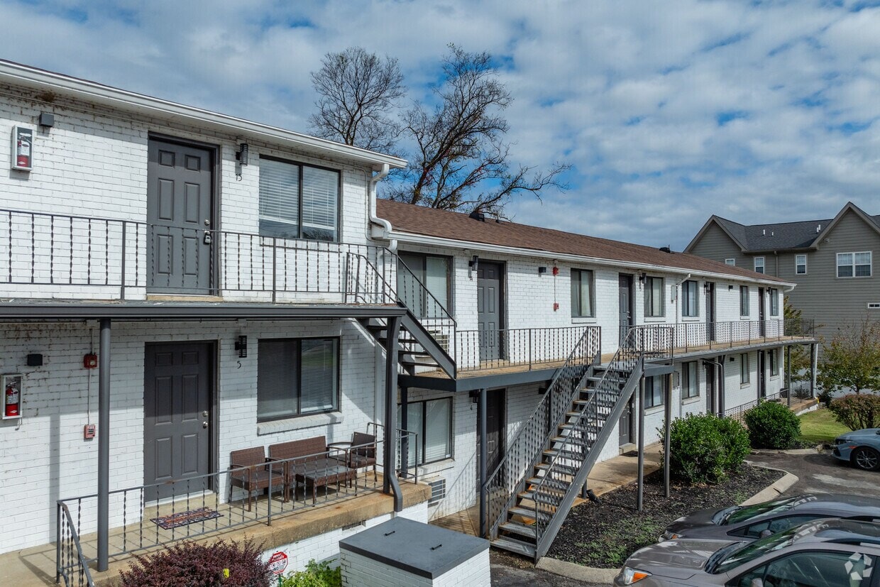 Robertson Avenue Flats photo 18